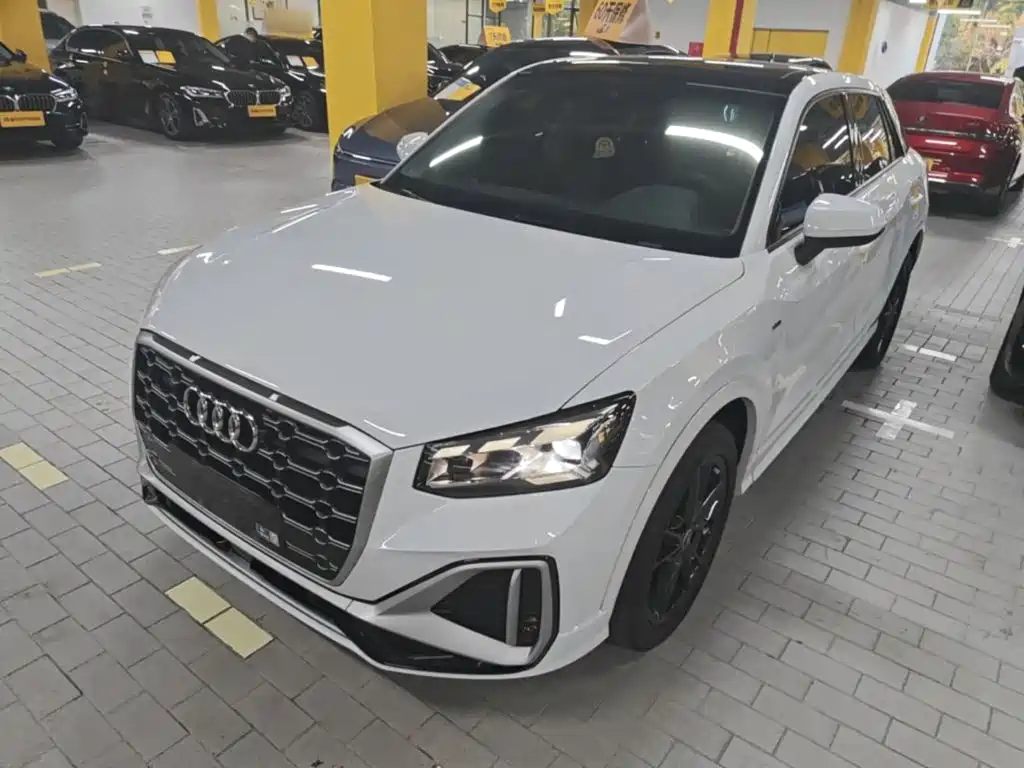 Audi Q2L