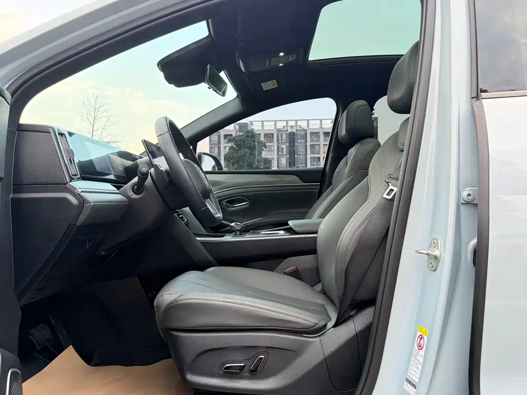 BYD L DM-i — миниатюра 8