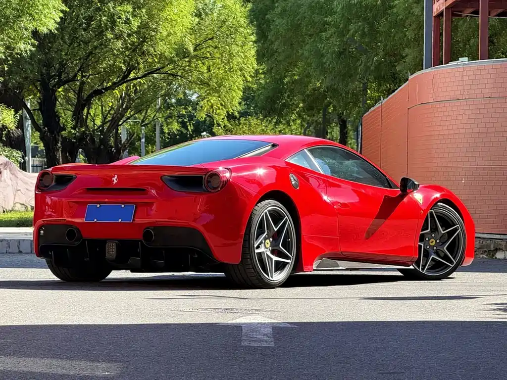 Ferrari 488 — миниатюра 6