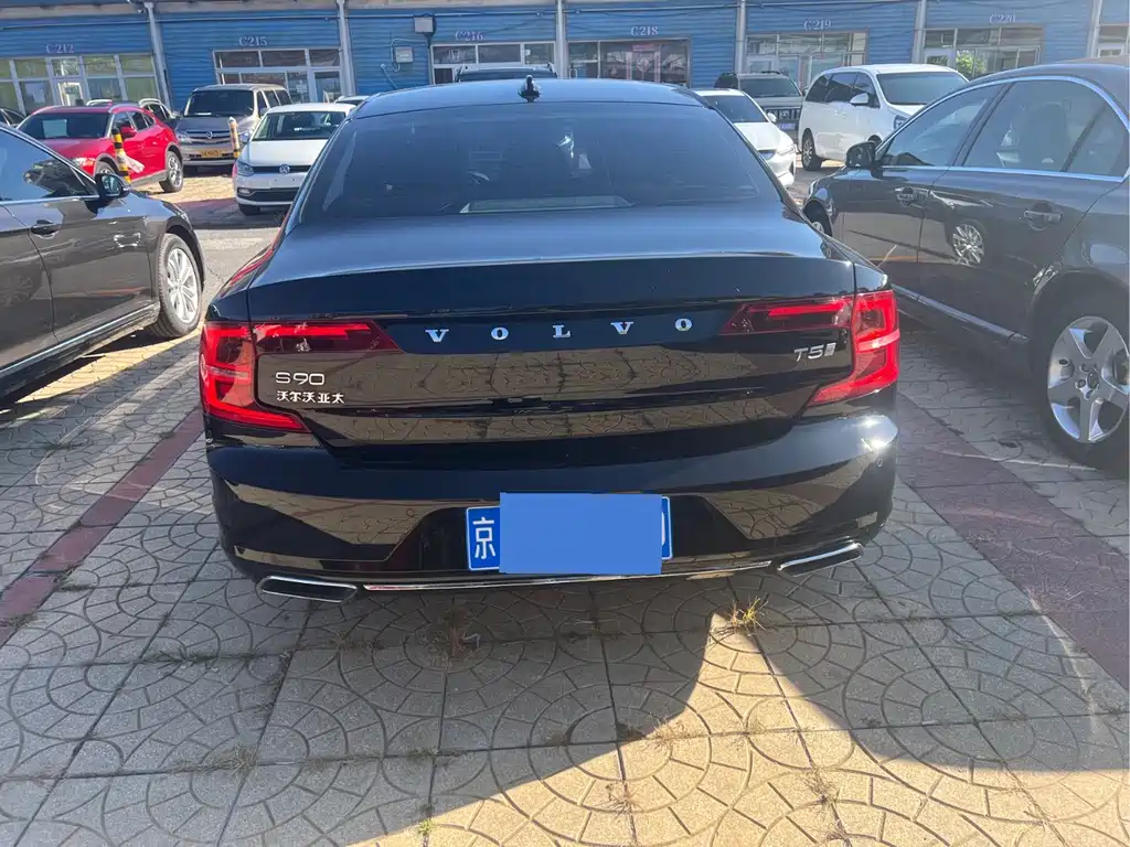 Volvo S90 — миниатюра 5