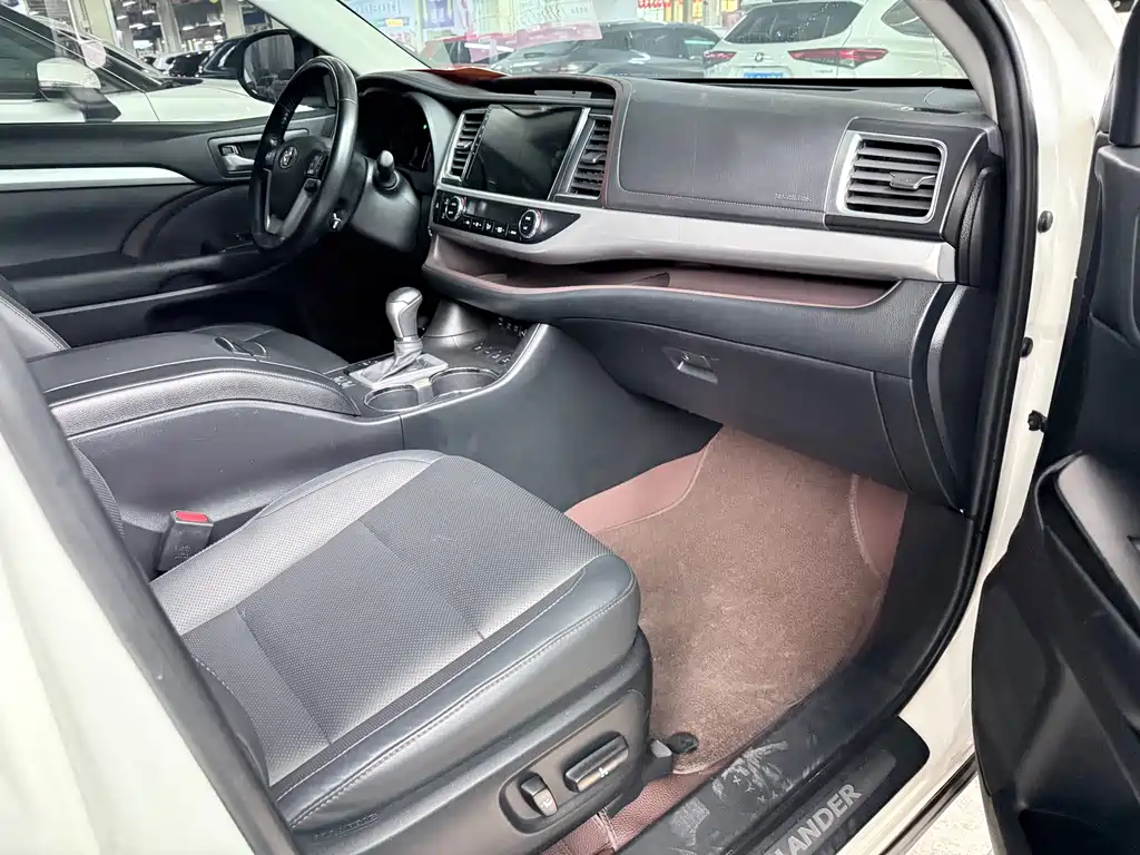 Toyota Highlander — миниатюра 21