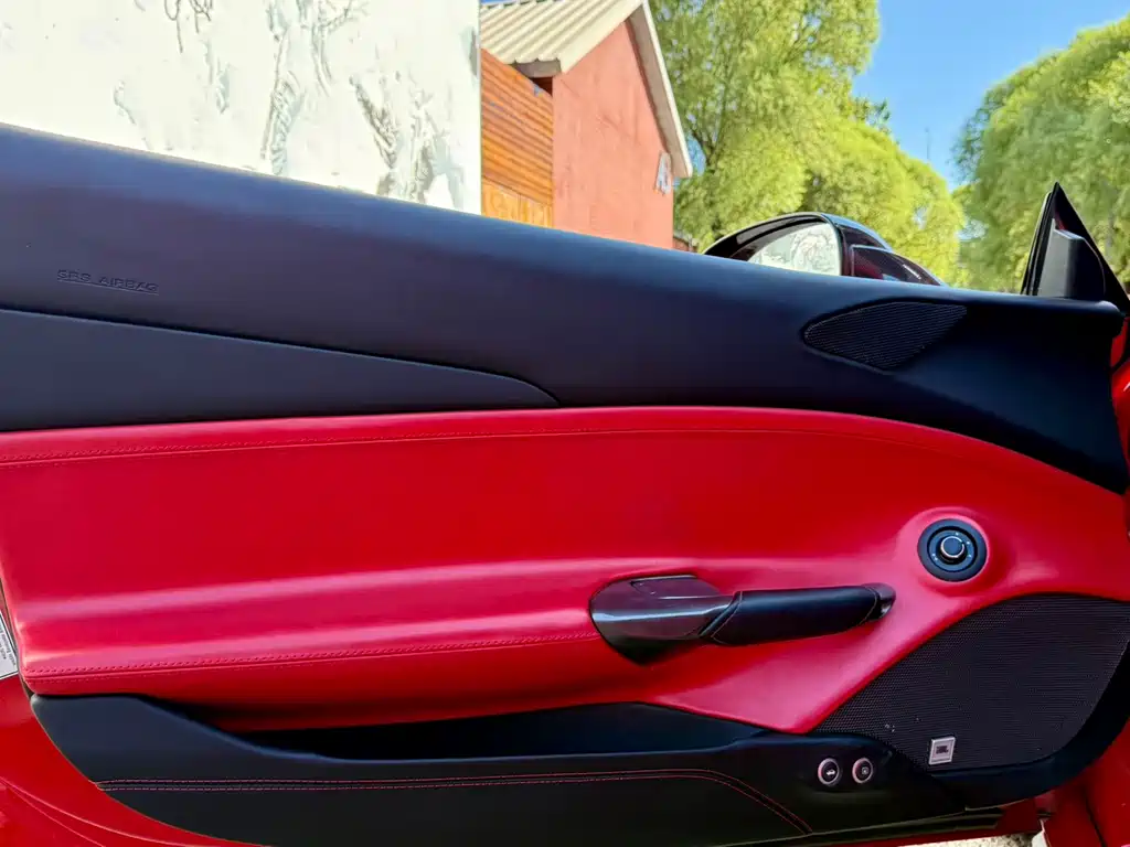 Ferrari 488 — миниатюра 8