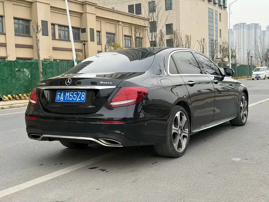 MERCEDES-BENZ E CLASS