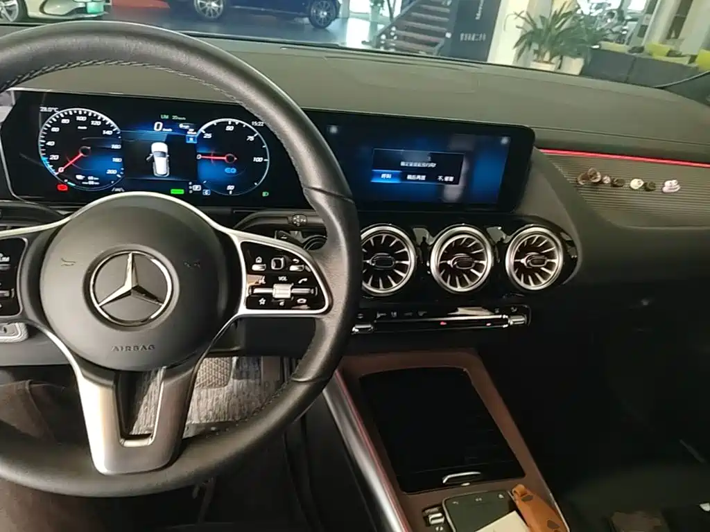 Mercedes-Benz EQA — миниатюра 14