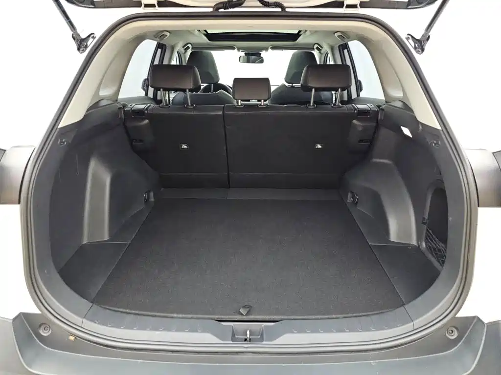 Toyota RAV4 — миниатюра 7