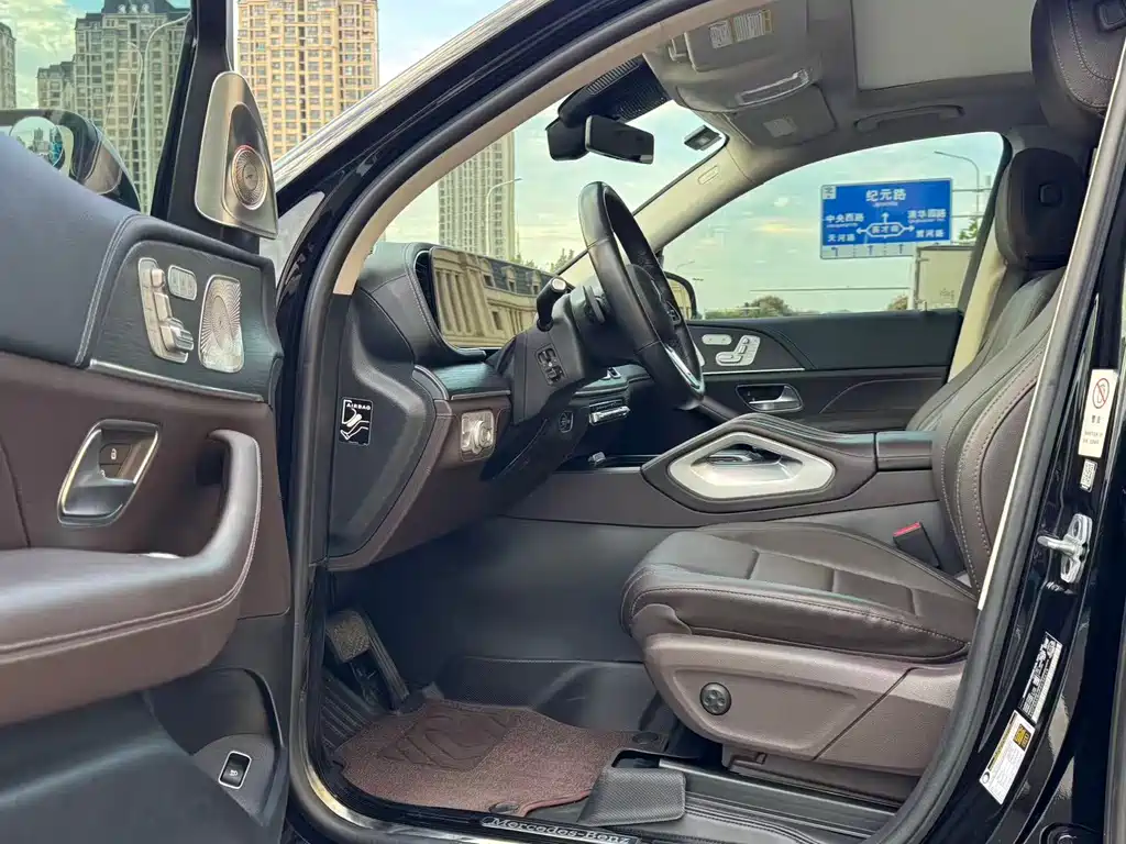 Mercedes-Benz GLE (Import) — миниатюра 4