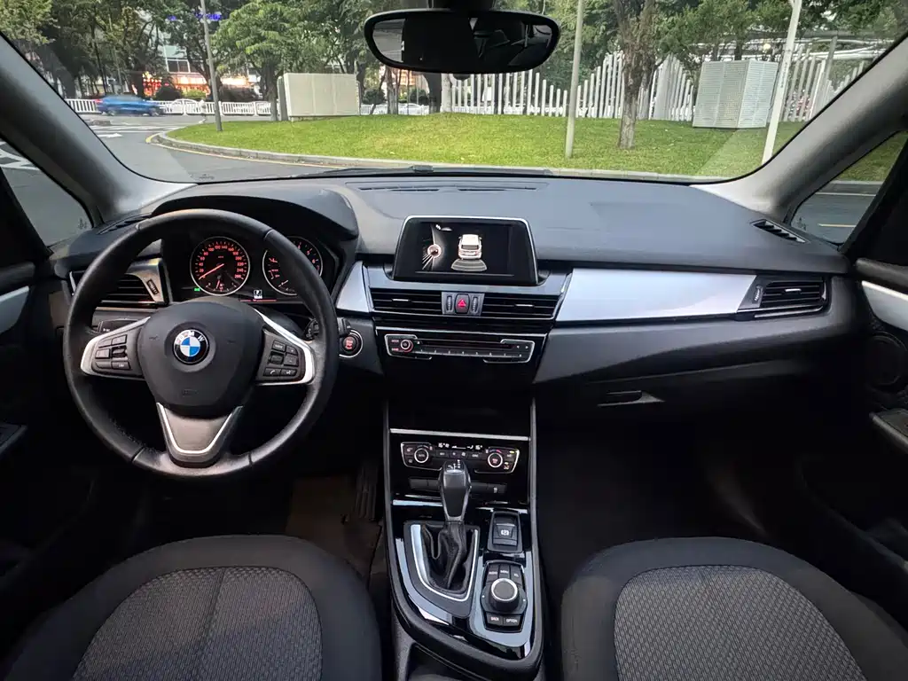 BMW 2 Series Active Tourer — миниатюра 16