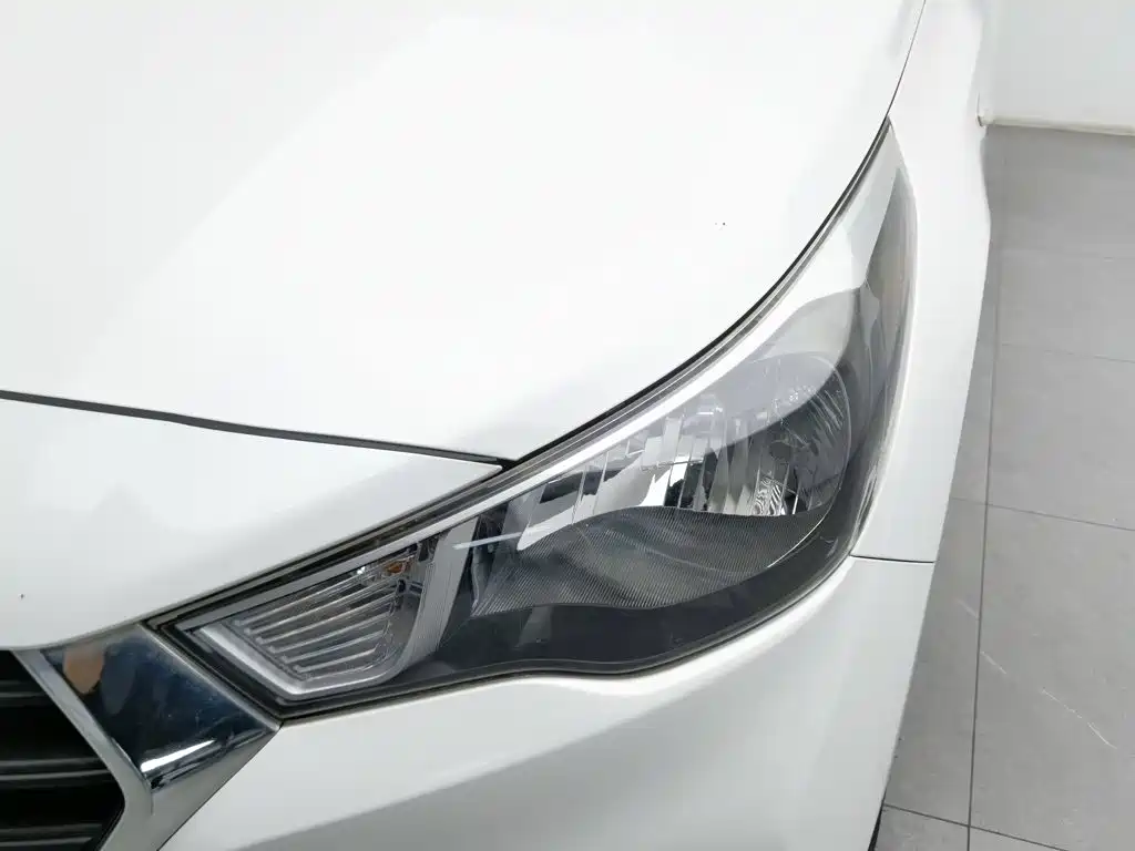 Hyundai Verna — миниатюра 7
