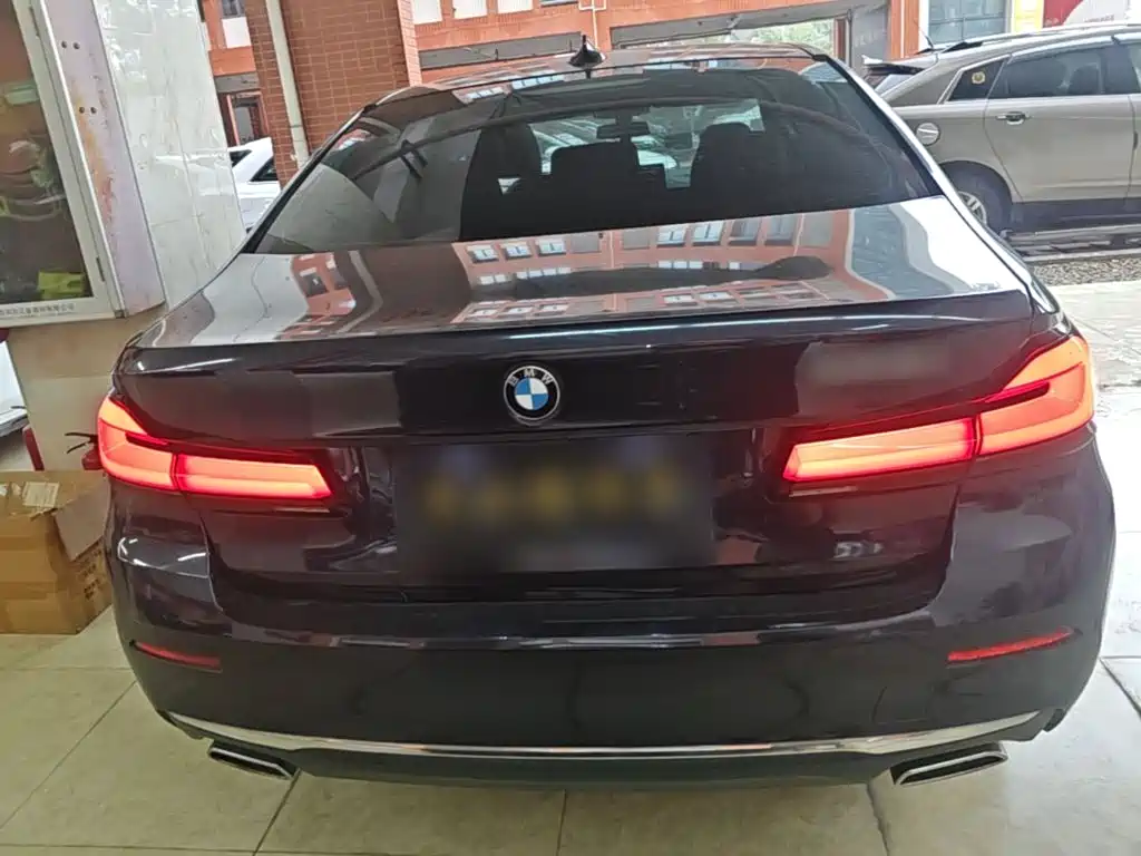 BMW 5 Series — миниатюра 6