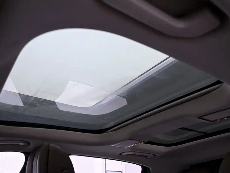 Mercedes-Benz E-Class — миниатюра 12