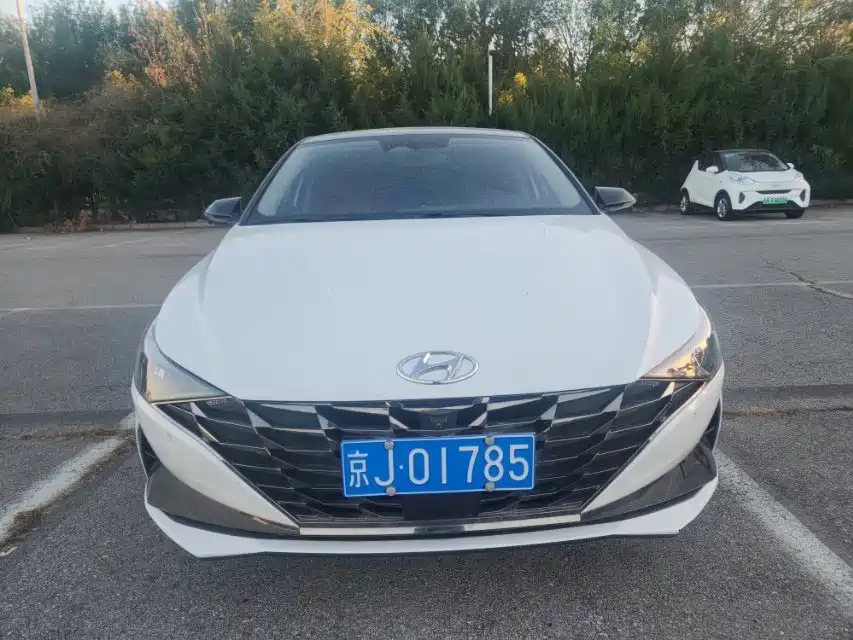Hyundai Elantra — миниатюра 3
