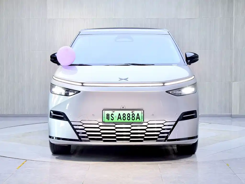 XPeng X9 — миниатюра 5