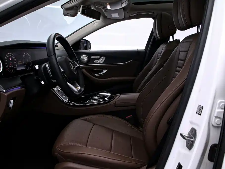 Mercedes-Benz E-Class — миниатюра 15