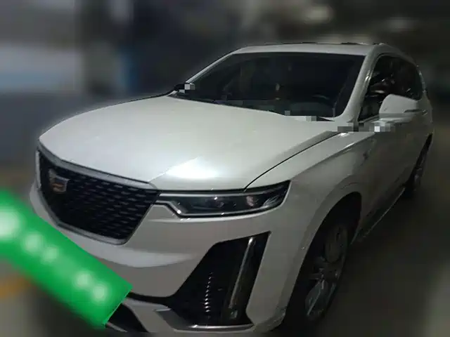 CADILLAC XT6