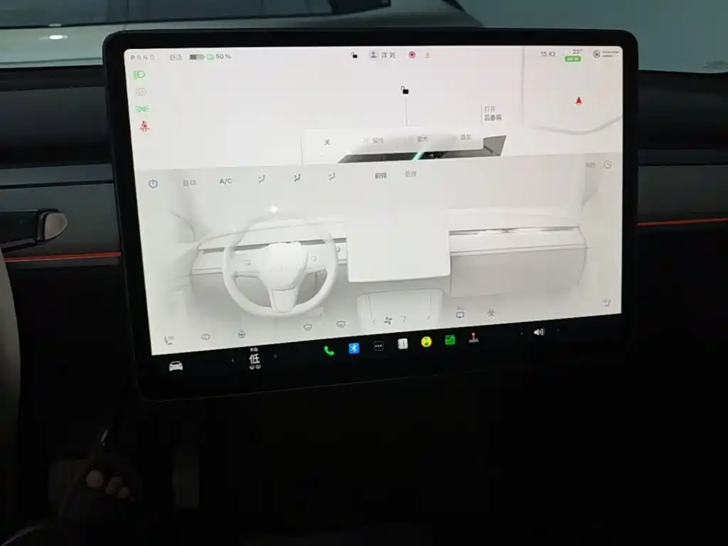 Tesla Model Y — миниатюра 13