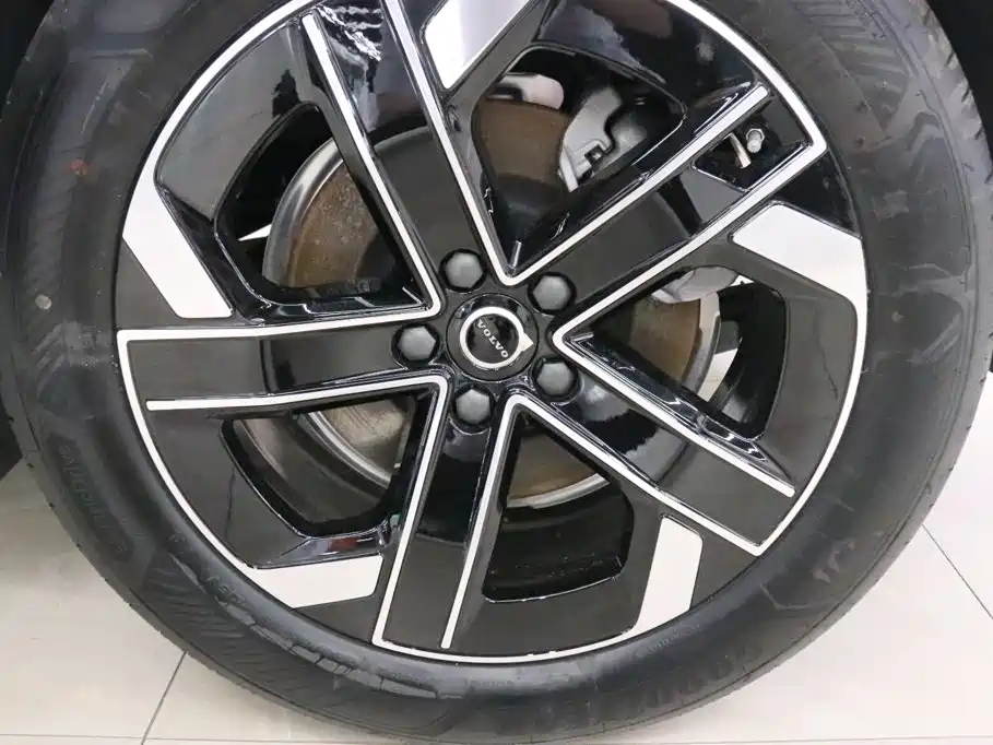 Volvo XC70 PHEV — миниатюра 26