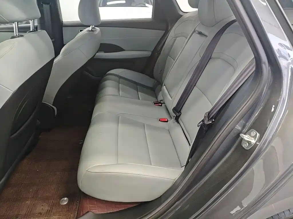 Roewe D6 — миниатюра 17