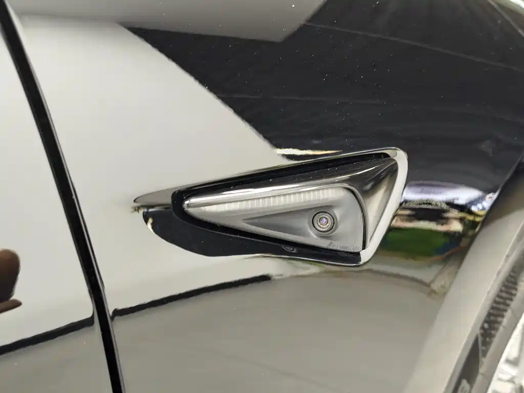 Tesla Model 3 — миниатюра 9