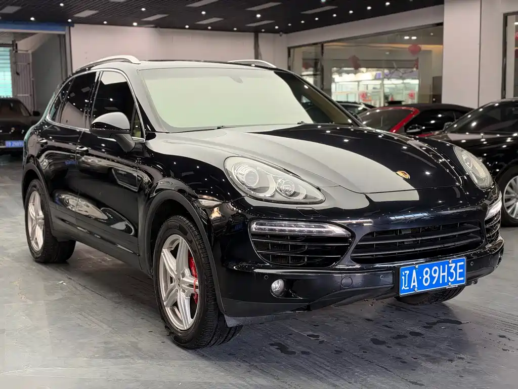 Porsche Cayenne — миниатюра 5