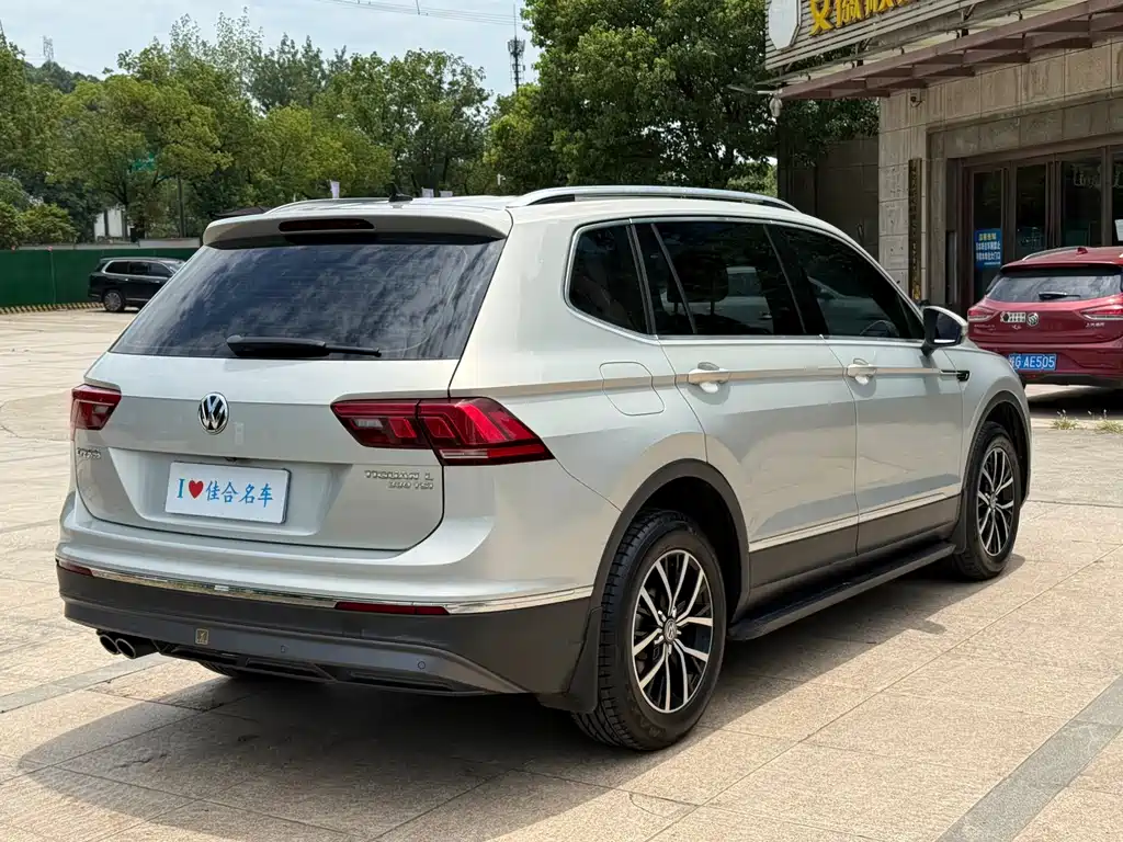 Volkswagen Tiguan L — миниатюра 5