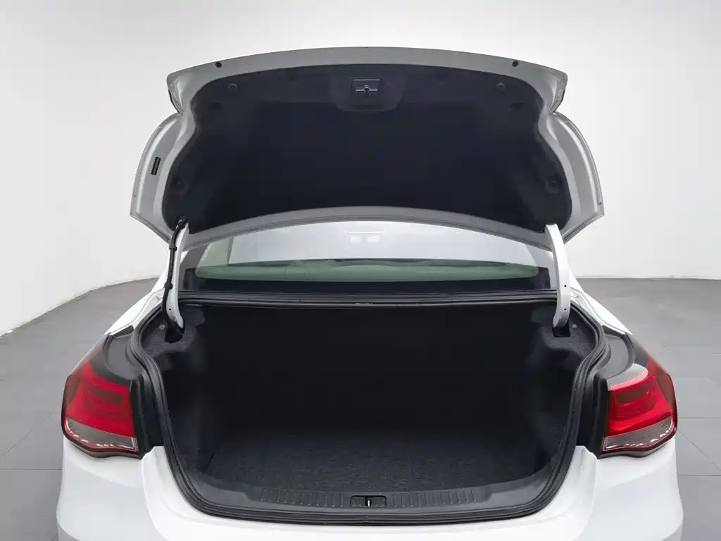 Chevrolet Malibu — миниатюра 16