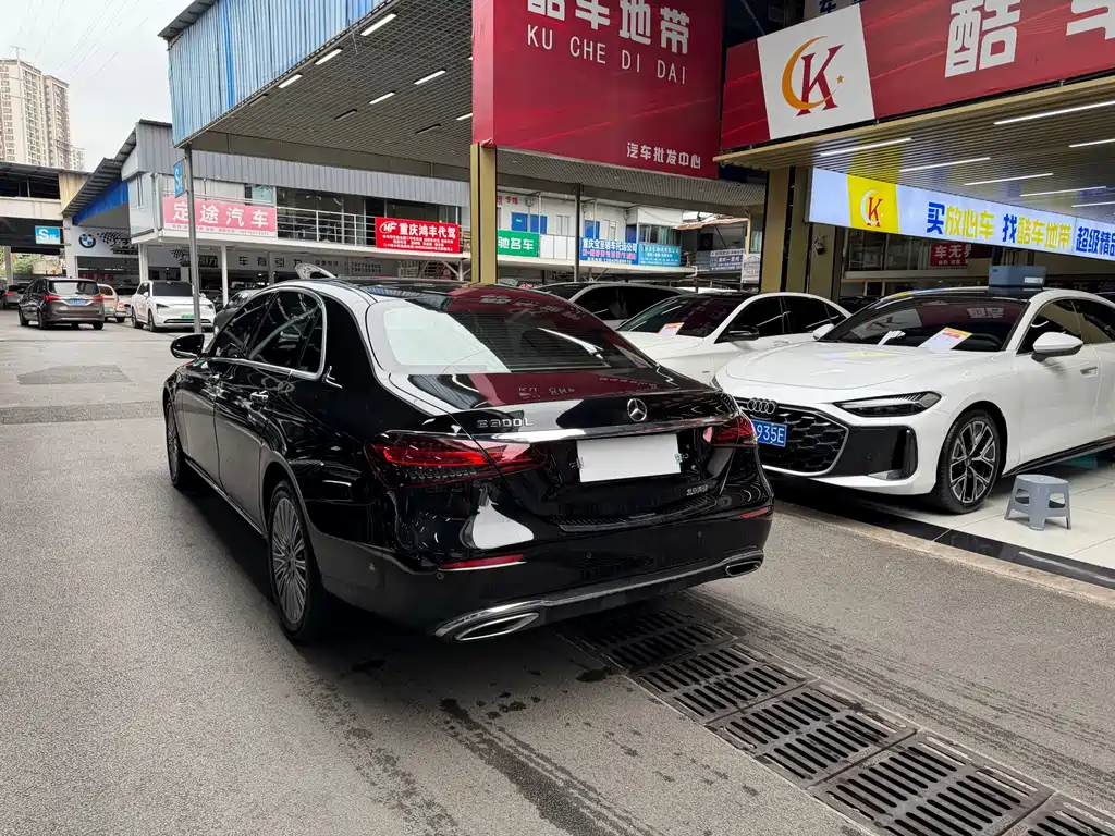 Mercedes-Benz E-Class — миниатюра 6