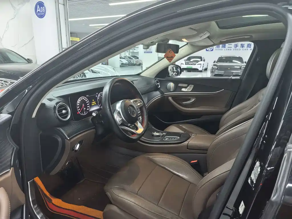 Mercedes-Benz E-Class — миниатюра 4
