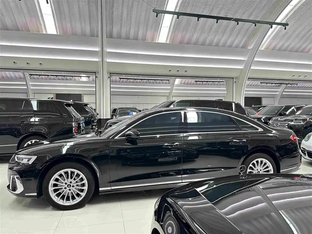 Audi A8 2023 A8L 45 TFSI quattro Luxury