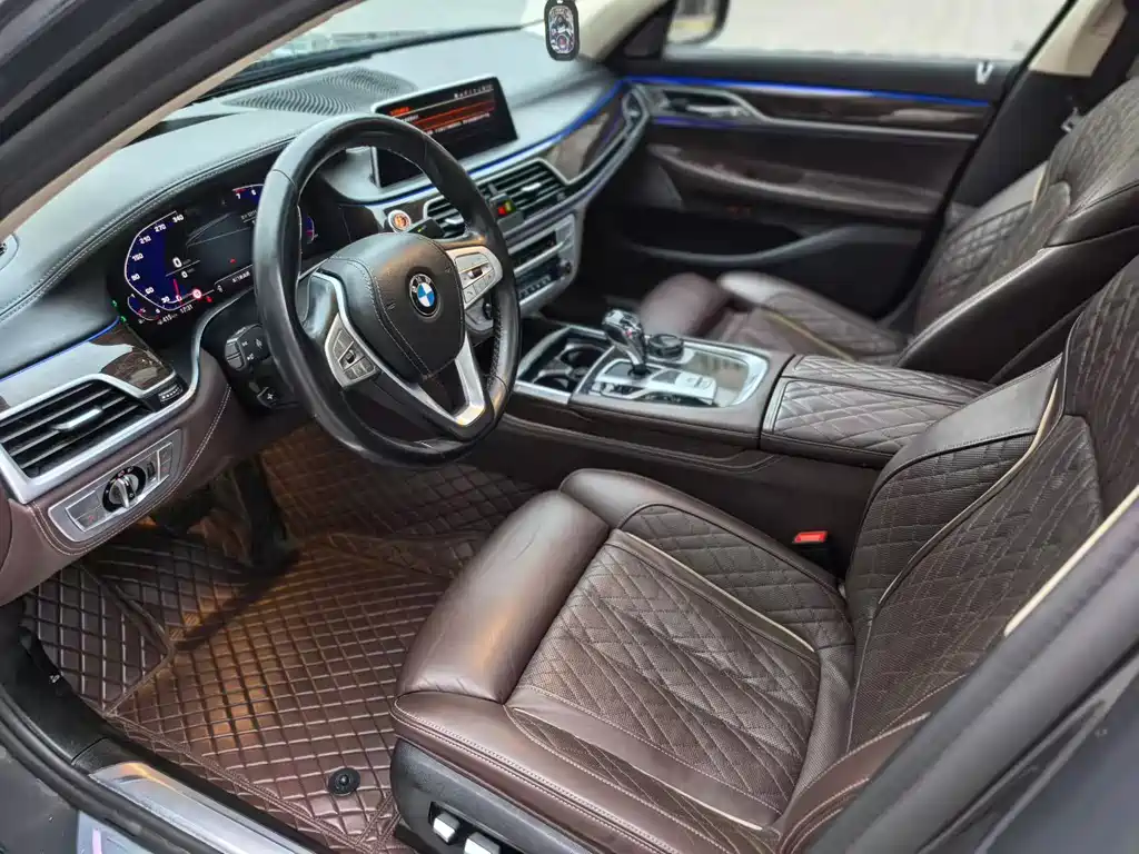 BMW 7 SERIES