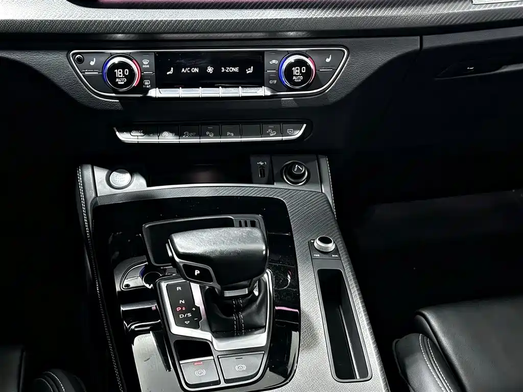 Audi Q5L — миниатюра 10