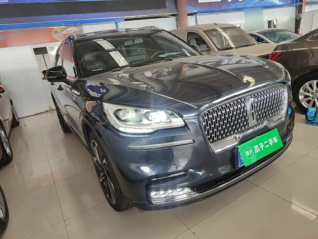 Lincoln Aviator — миниатюра 4