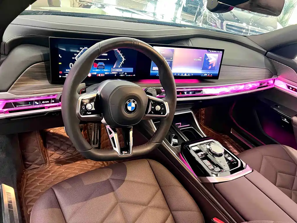 BMW 7 Series — миниатюра 5