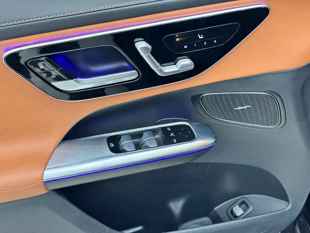 Mercedes-Benz GLC — миниатюра 10