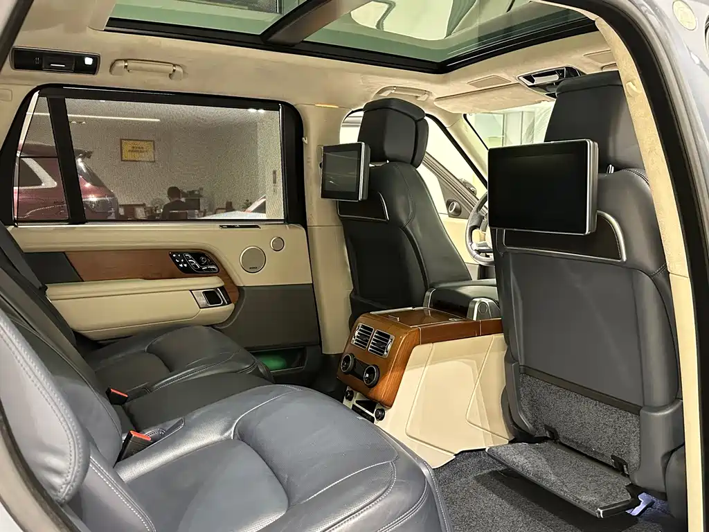 Land Rover Range Rover — миниатюра 16