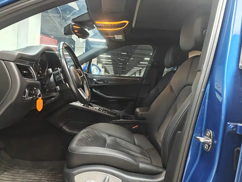 Porsche Macan — миниатюра 13