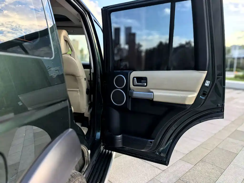 Land Rover Discovery — миниатюра 17