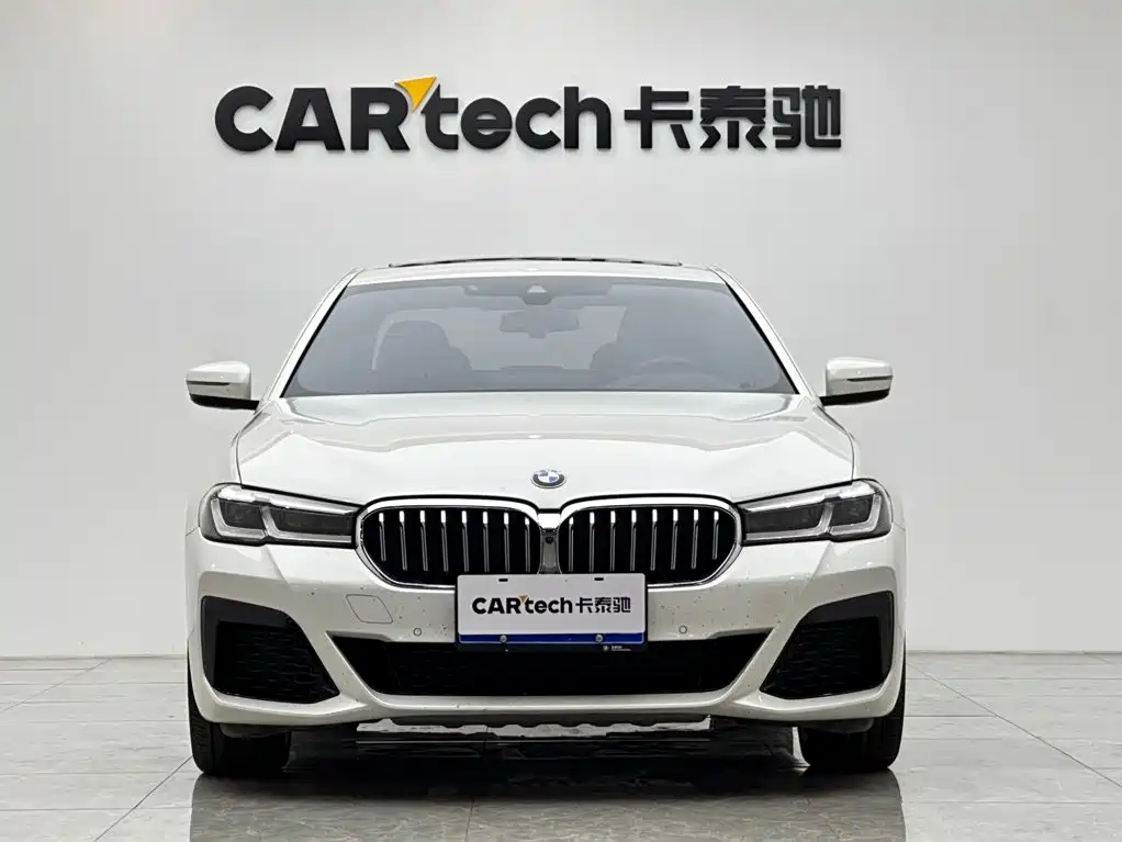 BMW 5 Series — миниатюра 7