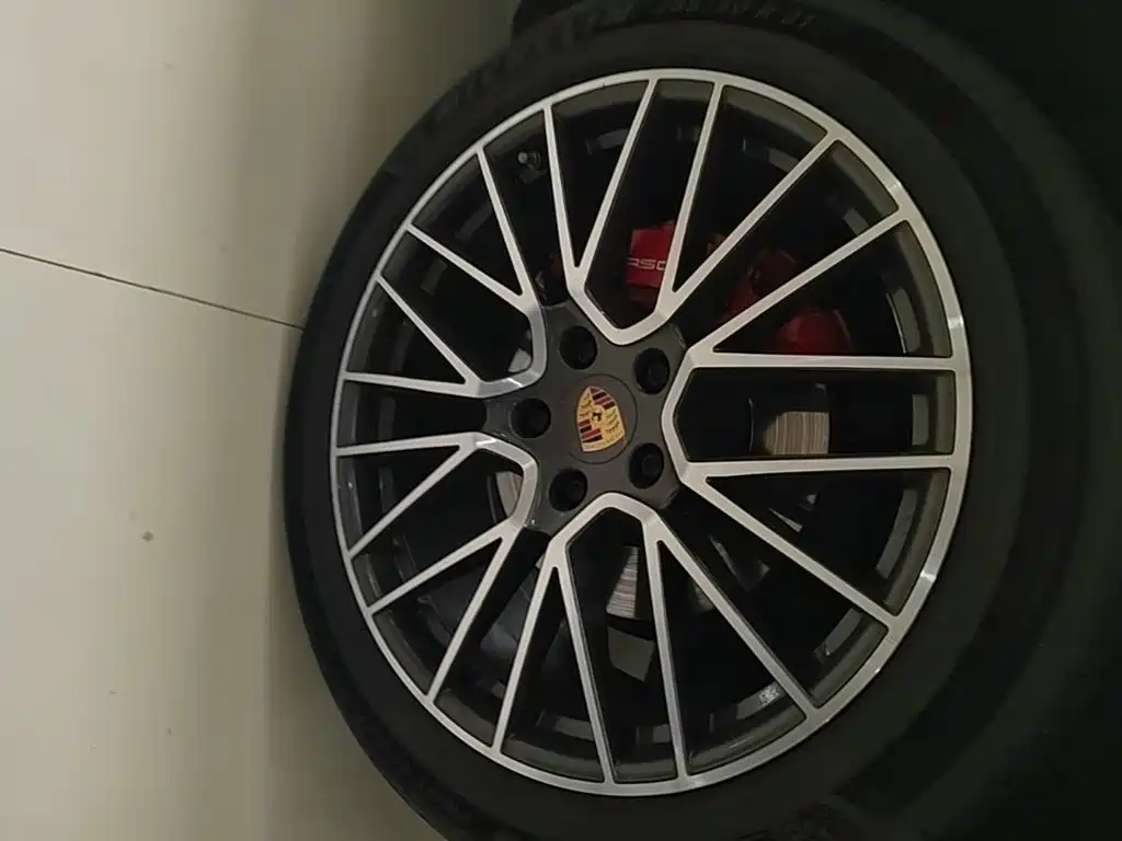 Porsche Cayenne — миниатюра 12