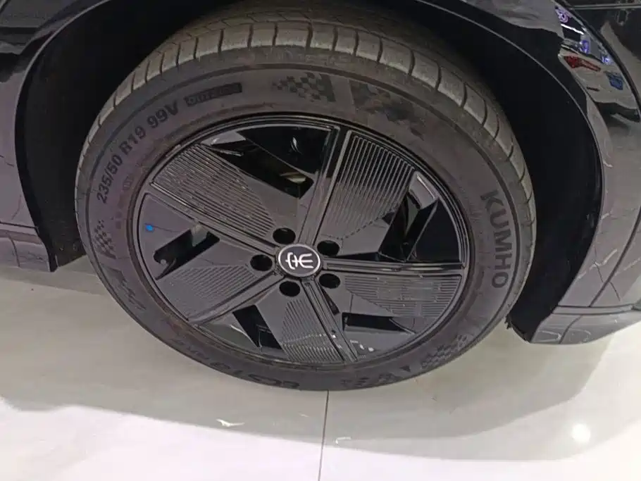 BYD L EV — миниатюра 6