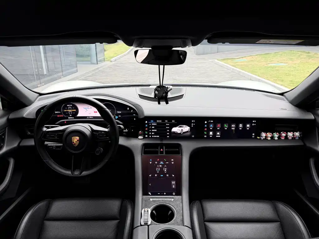 Porsche Taycan — миниатюра 8