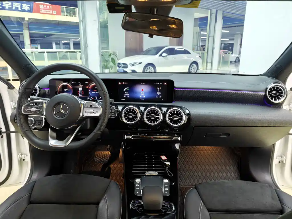 Mercedes-Benz A-Class — миниатюра 10