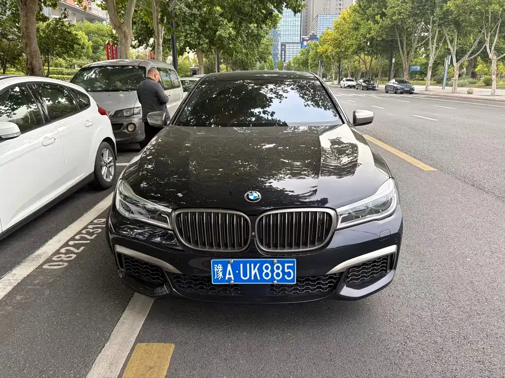 BMW 7 Series — миниатюра 2