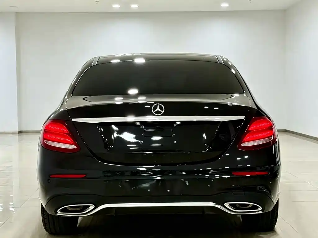 Mercedes-Benz E-Class — миниатюра 3