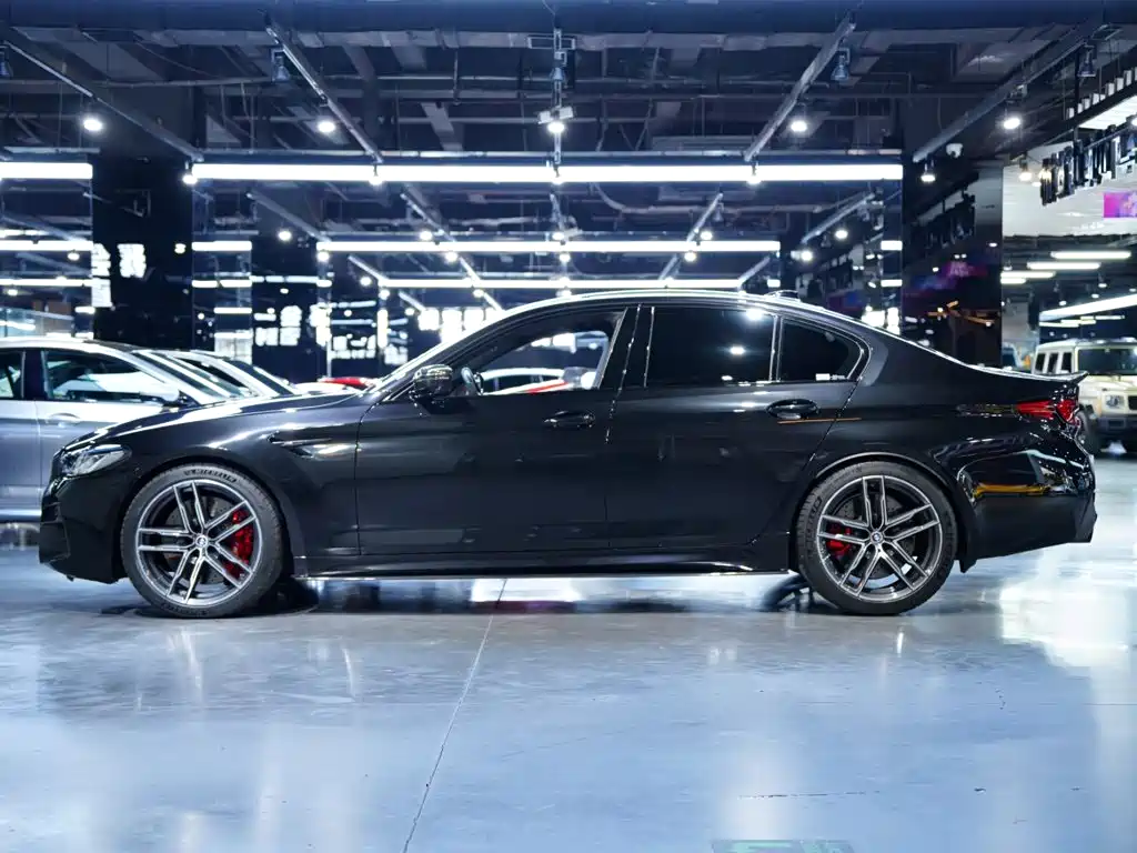 BMW M5 — миниатюра 5