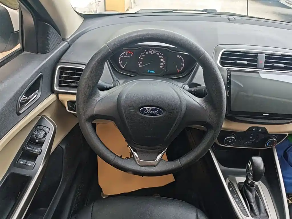 Ford Escort — миниатюра 11