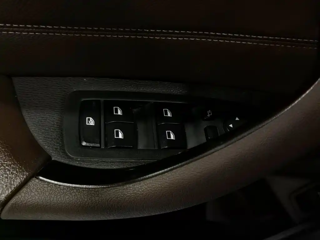 BMW X1 — миниатюра 9