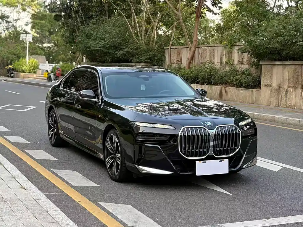 BMW 7 SERIES