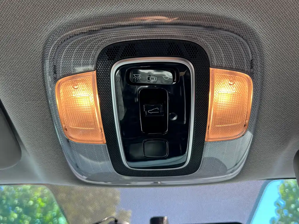 Hyundai Elantra — миниатюра 16