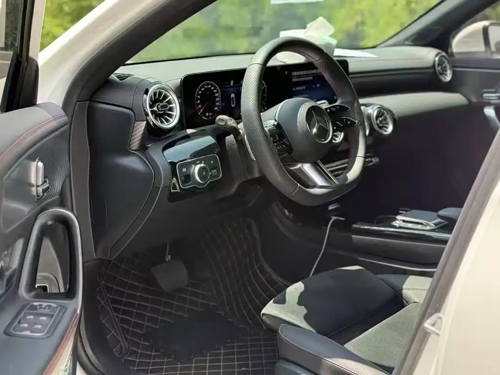 MERCEDES-BENZ  A CLASS