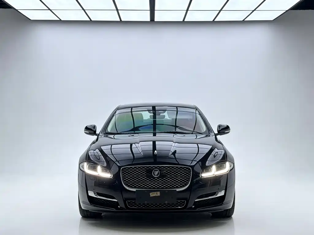 Jaguar XJ — миниатюра 2